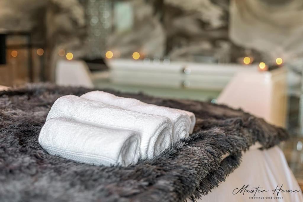 Gout De Luxe A Narbonne T3 Climatise, Spa, Parking エクステリア 写真