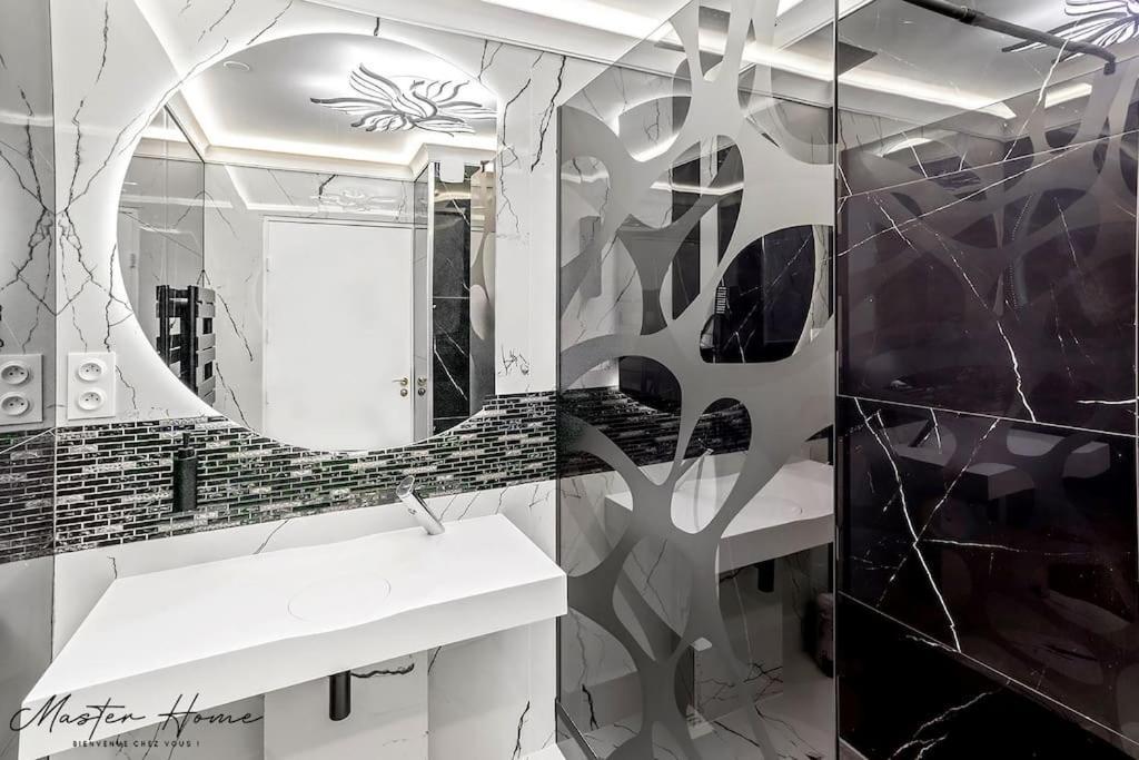 Gout De Luxe A Narbonne T3 Climatise, Spa, Parking エクステリア 写真